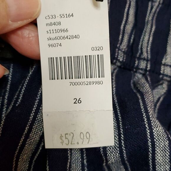 NWT, LANE BRYANT, capris blue/white striped. Sz 26. Vero comfortable. - Picture 8 of 8